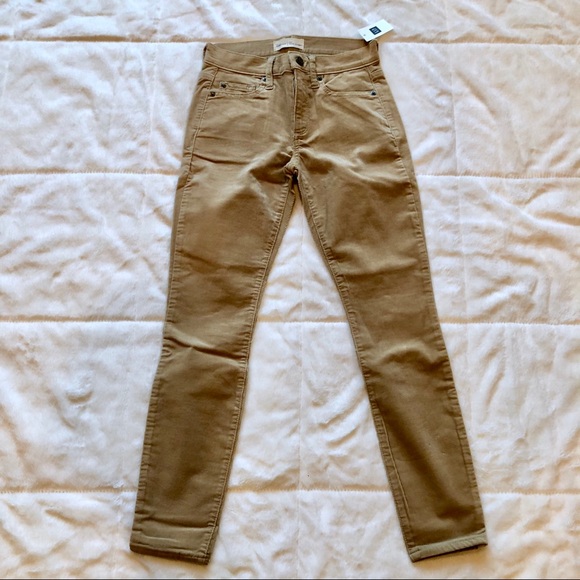 GAP Pants - Gap Mid-Rise True Skinny Cords